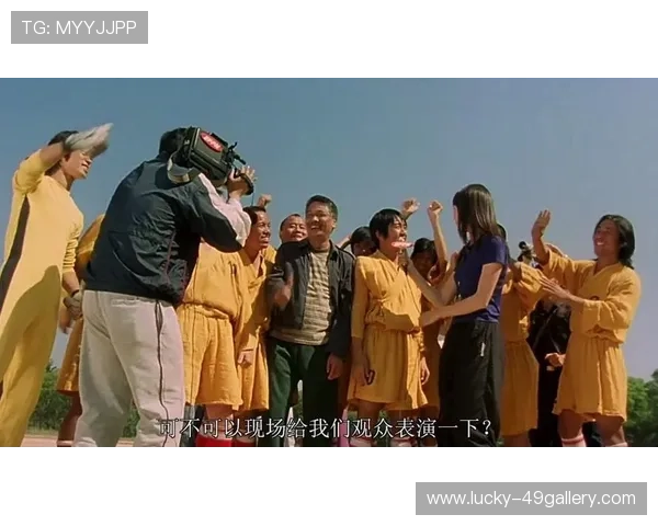 星爷少林足球经典场景再现 大街上走路的幽默与传奇