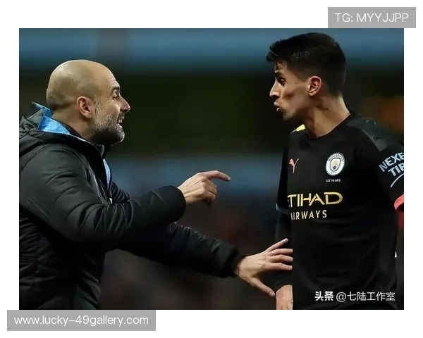 足球界球星与教练之间的复杂关系与相互作用探析